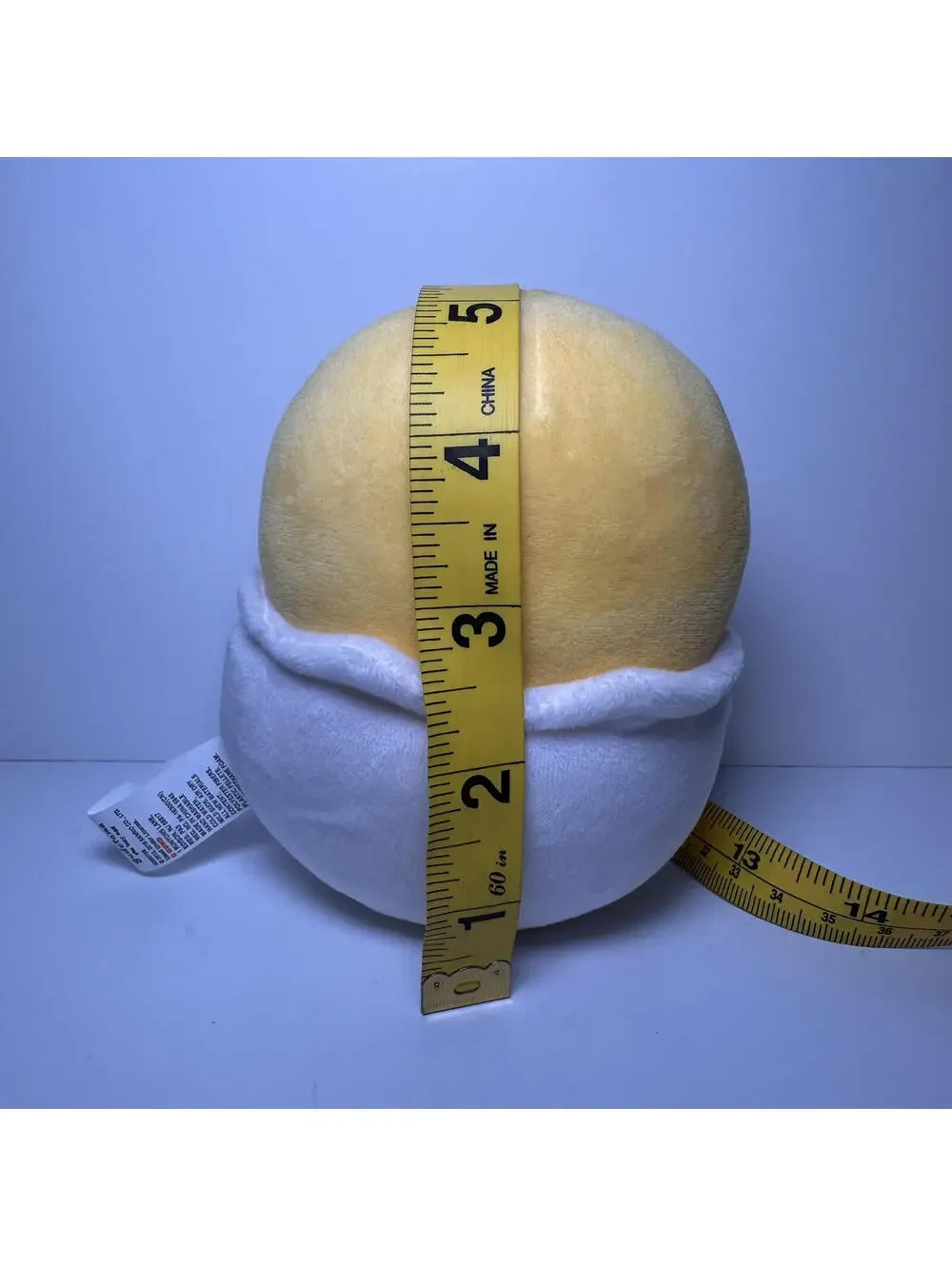 Sanrio Gund 2016 Gudetama “Lazy Egg in Eggshell” Small Plush